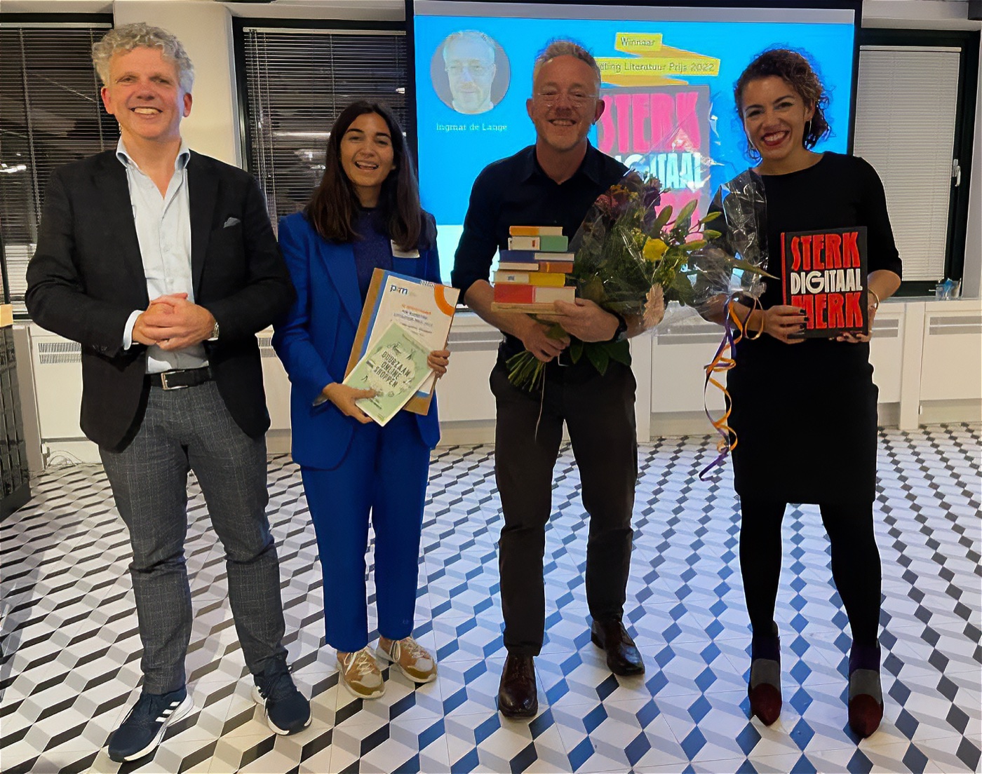Ingmar de Lange ontvangt de PIM Marketing Literatuurprijs 2022 voor Sterk Digitaal Merk